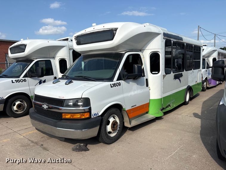 2016 Chevrolet Express Shuttle Bus - photo 1