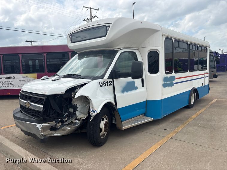 2016 Chevrolet Express Shuttle Bus - photo 1