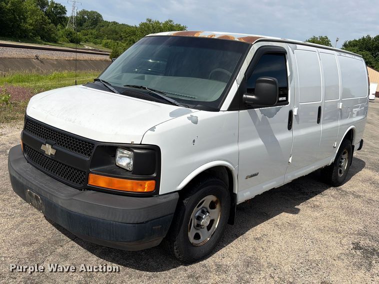 2003 Chevrolet Express 2500 Van - photo 1