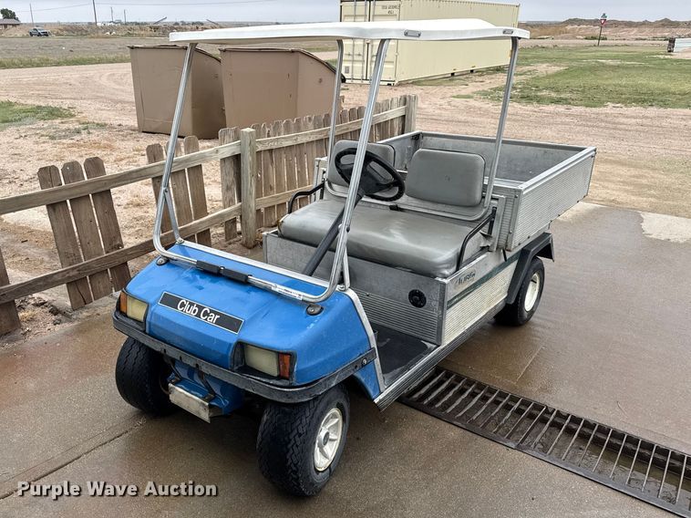 Club Car Golf Cart - photo 1