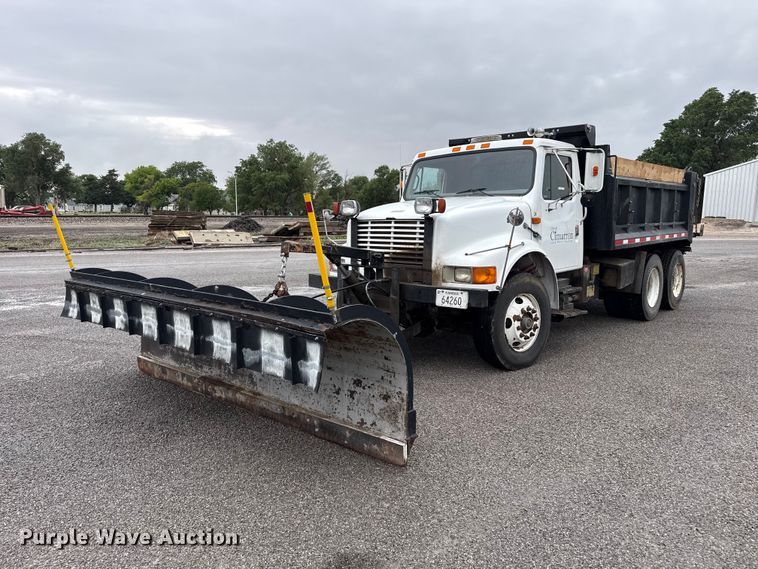 1997 International 4900 Dump Truck - photo 1