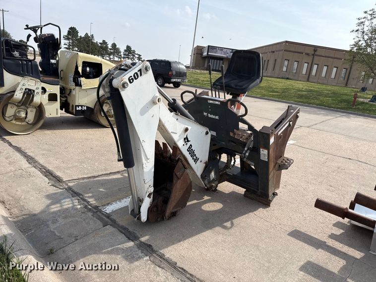 Bobcat 607 Skid Steer Backhoe - photo 1