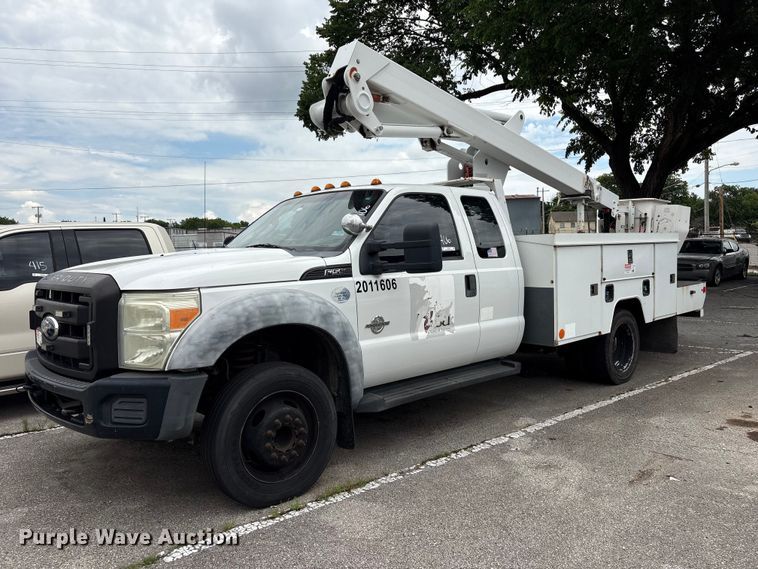 2011 Ford F550 Super Duty Bucket Truck - photo 1
