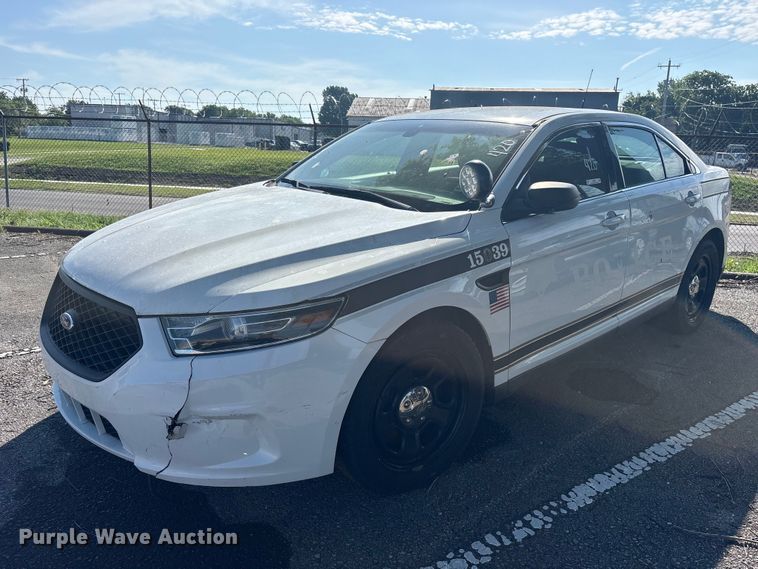 2015 Ford Taurus Police Interceptor - photo 1