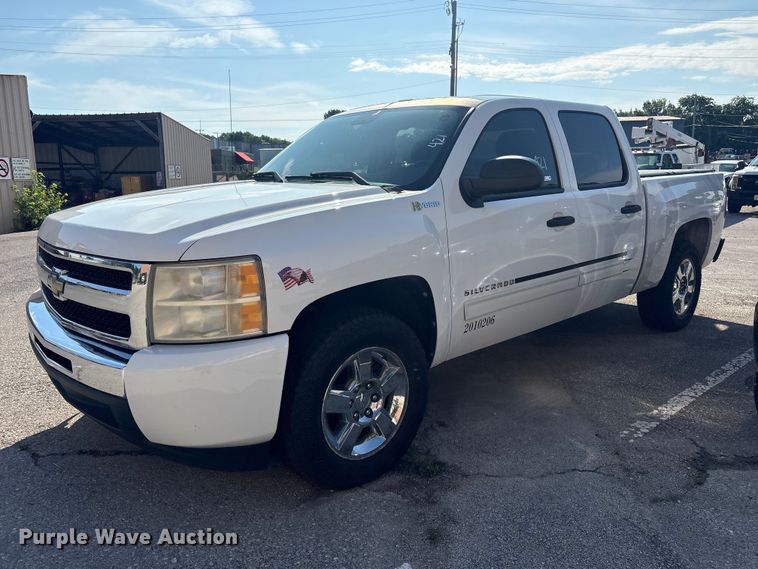 2010 Chevrolet Silverado Hybrid Crew Cab Pickup Truck - photo 1