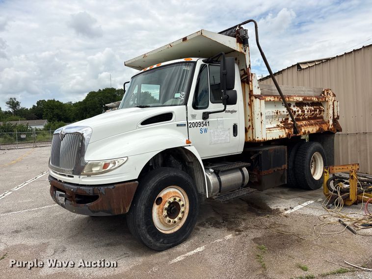 2009 International DuraStar 4400 Dump Truck - photo 1