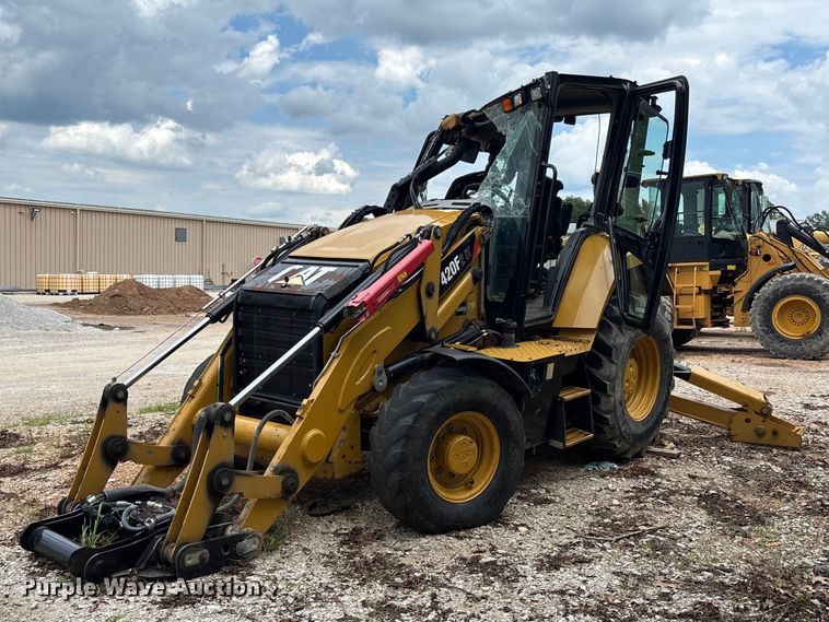 2018 Caterpillar 420F2 IT Backhoe - photo 1