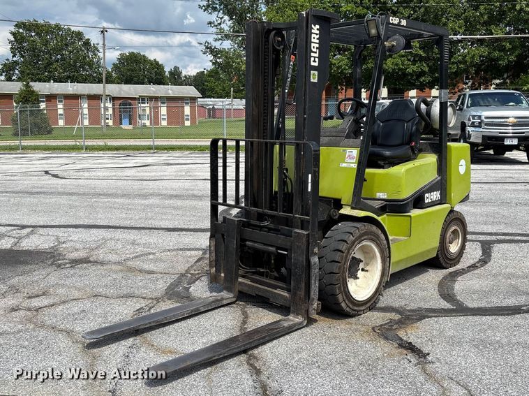 Clark CGP30 Forklift - photo 1