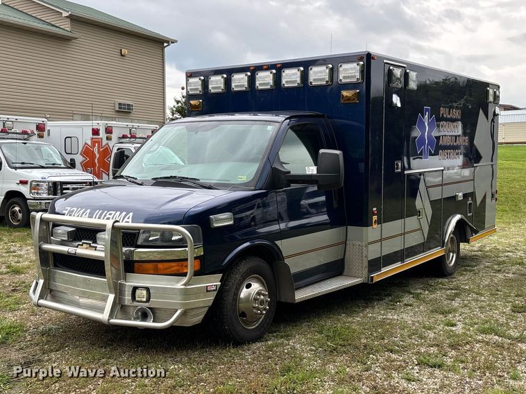 2013 Chevrolet Express 4500 Ambulance - photo 1