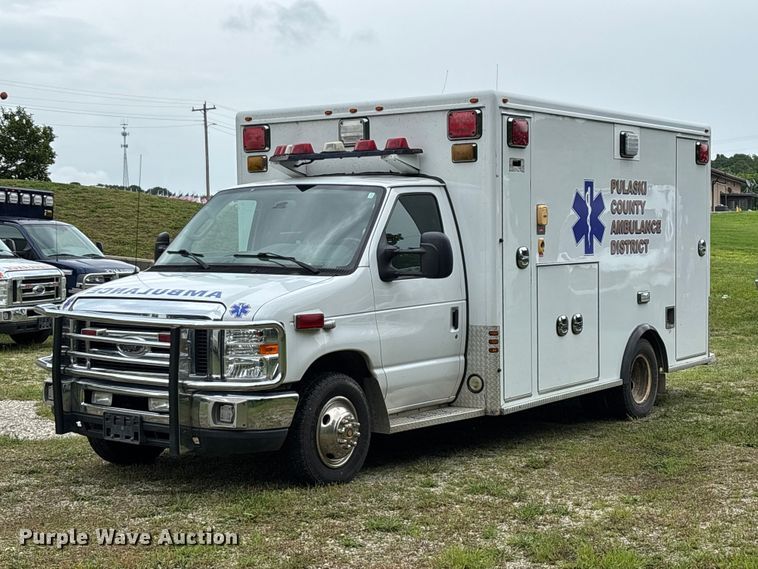 2012 Ford Econoline Ambulance - photo 1