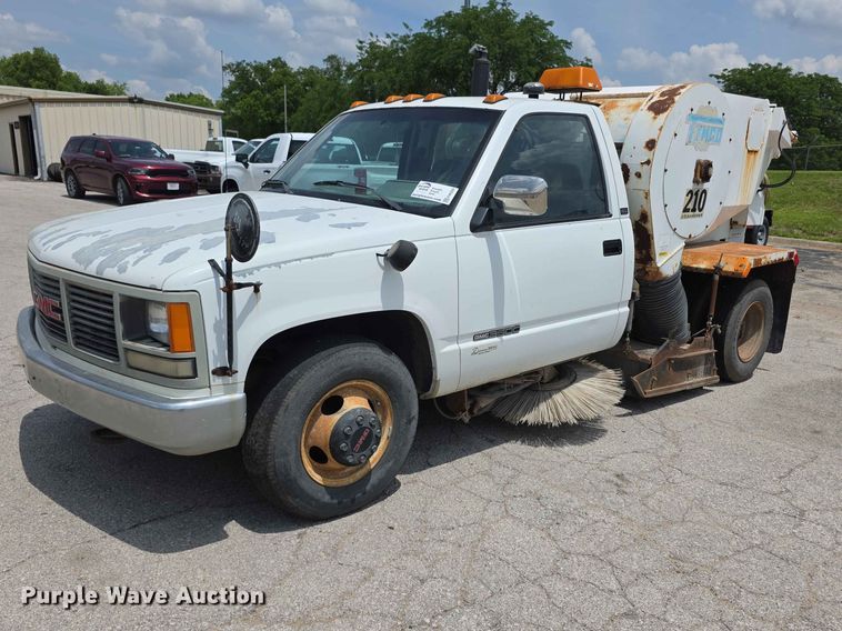 1992 GMC Sierra C3500 Street Sweeper Truck - photo 1