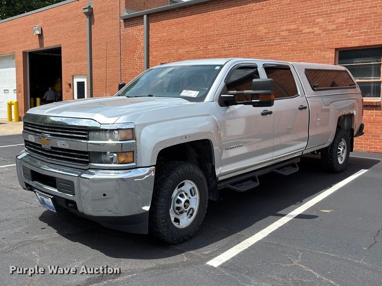 2015 Chevrolet Silverado 2500HD Crew Cab Pickup Truck - photo 1