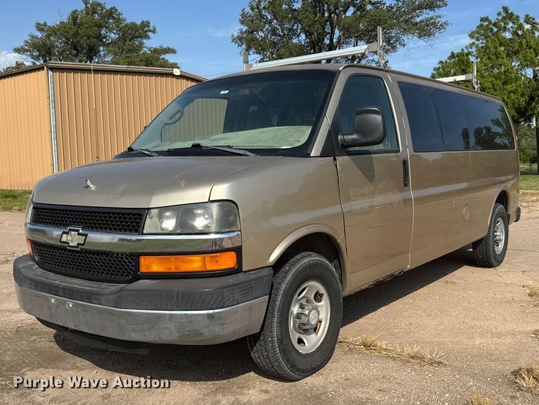 2006 Chevrolet Express 3500 Van - photo 1