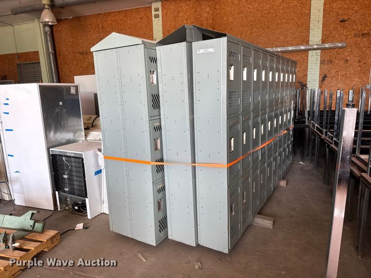 (5) Sets Of Lockers - photo 1