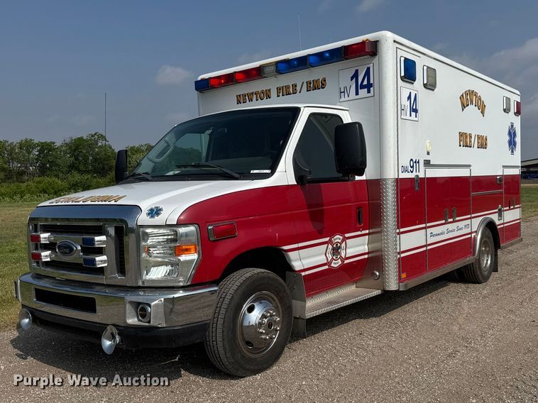 2009 Ford E450 Ambulance - photo 1
