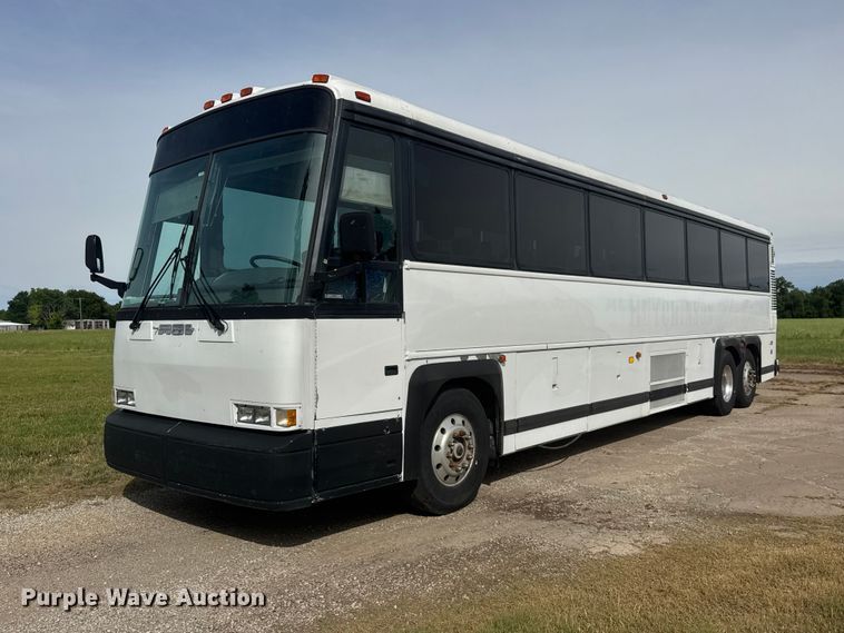 1995 Motor Coach Industries IM8 Coach Bus - photo 1