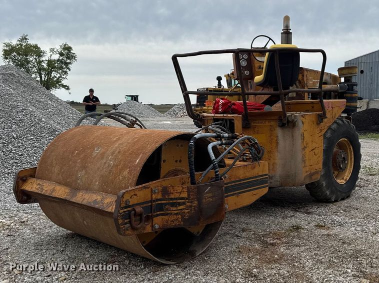 1980 Ingersoll-Rand SP48-DD Single Drum Vibratory Roller - photo 1