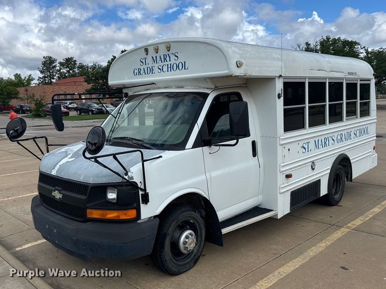 2003 Chevrolet Express School Bus - photo 1