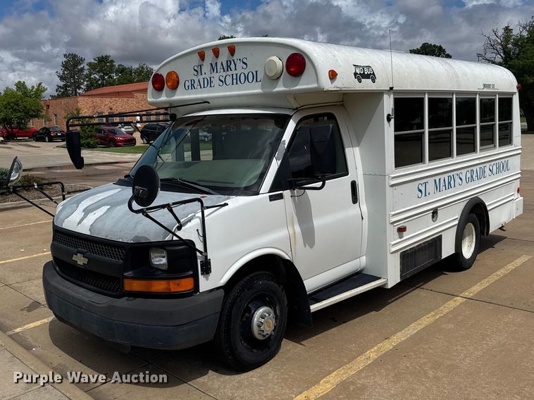 2003 Chevrolet Express School Bus - photo 1