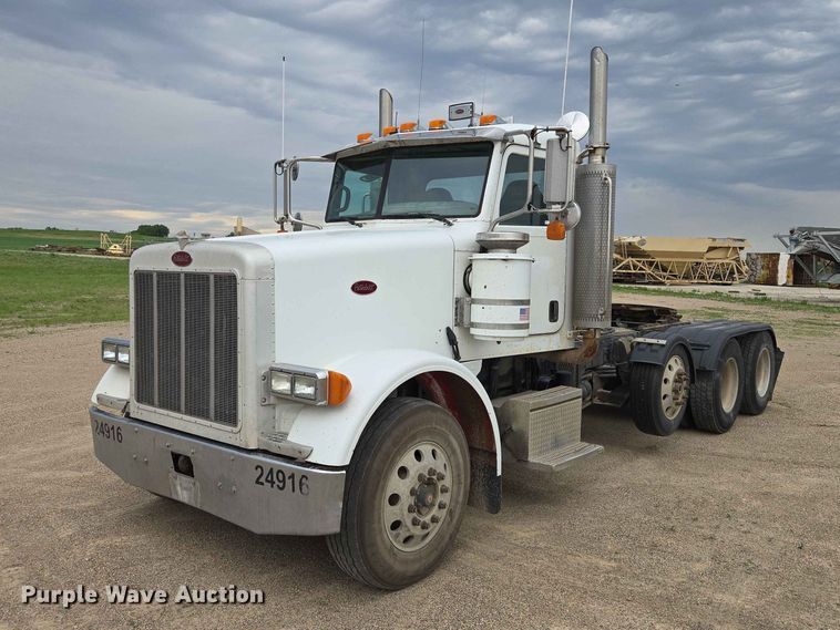 2006 Peterbilt 378 Semi Truck - photo 1