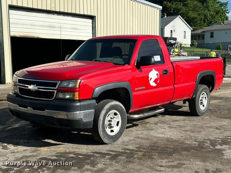 2006 Chevrolet Silverado 2500HD Pickup Truck - photo 1