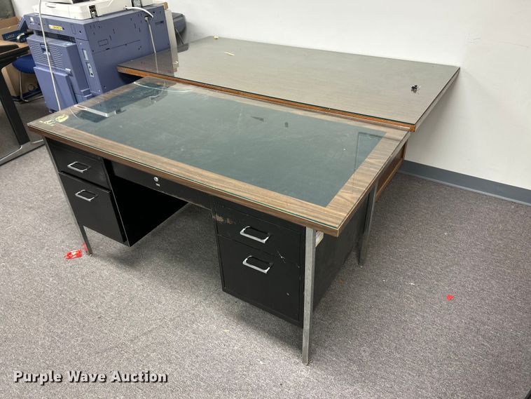 (2) Tables - photo 1