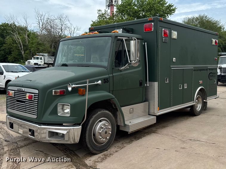 1999 Freightliner FL50 Ambulance - photo 1