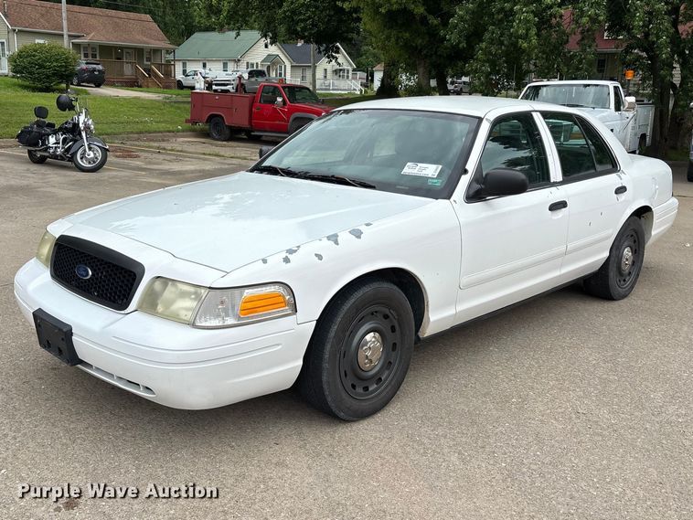 2005 Ford Crown Victoria Police Interceptor - photo 1