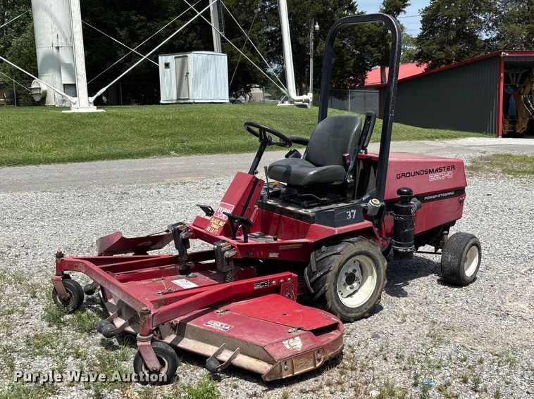 Toro Groundsmaster 223-D ZTR Lawn Mower - photo 1