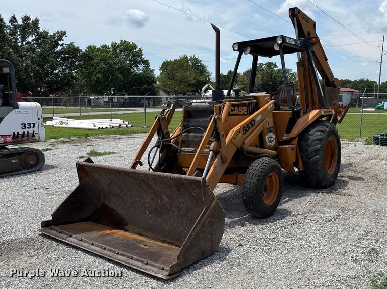Case 580D Backhoe - photo 1
