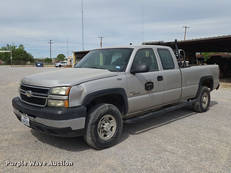 2006 Chevrolet Silverado 2500HD Ext. Cab Pickup Truck - photo 1