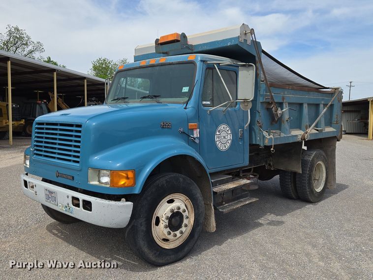 1997 International 4700 Dump Truck - photo 1