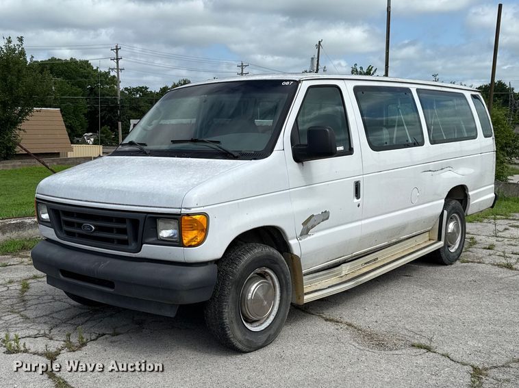 2003 Ford E350 Van - photo 1