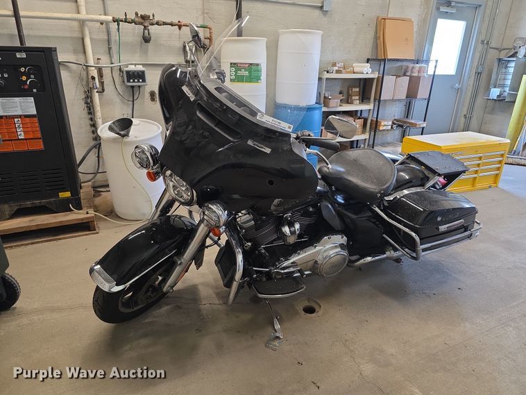 2021 Harley Davidson Police FLHTPI Motorcycle - photo 1