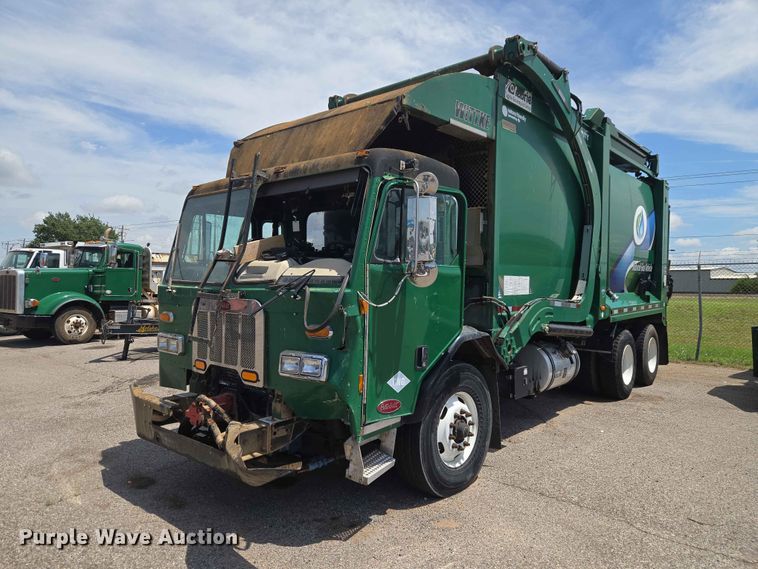 2018 Peterbilt 320 Refuse Truck - photo 1