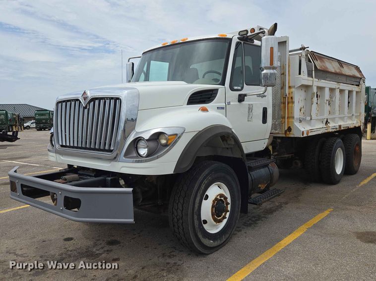 2010 International WorkStar 7600 Dump Truck - photo 1