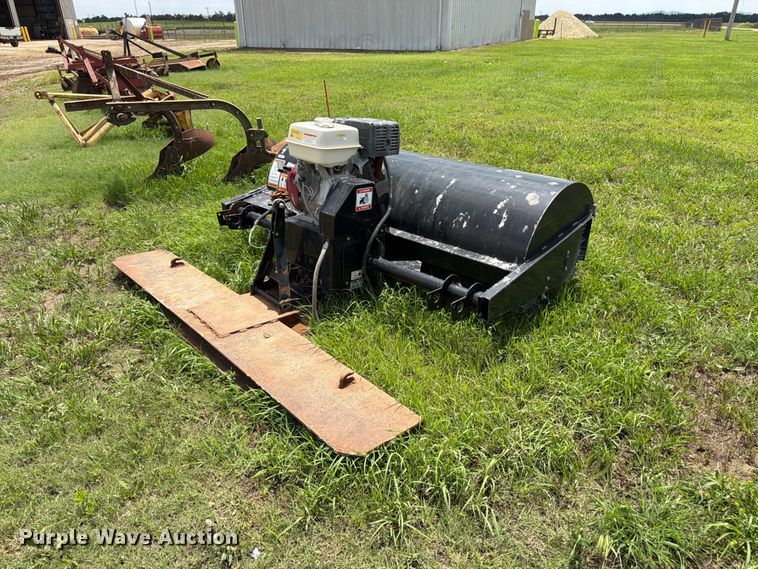 Berc 700516-2 Skid Steer Broom - photo 1