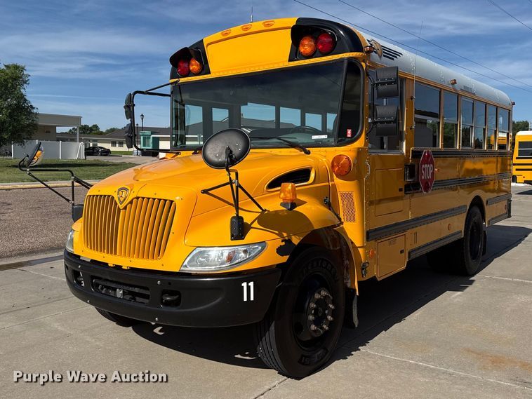 2006 IC CE200 School Bus - photo 1