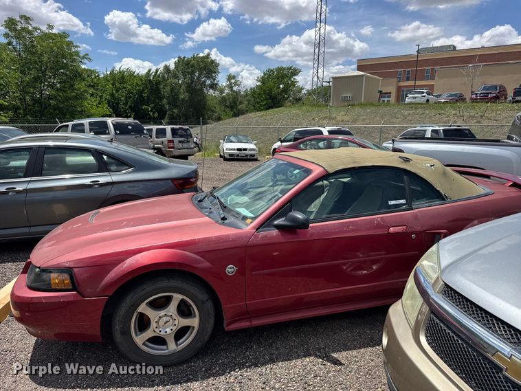 2004 Ford Mustang Convertible - photo 1