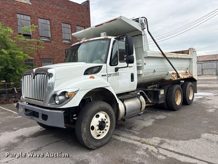 2013 International 7400 Dump Truck - photo 1