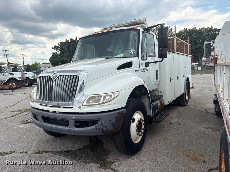 2010 International 4400 Utility / Service Truck - photo 1