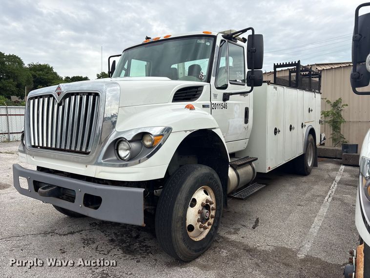 2011 International 7400 Utility / Service Truck - photo 1