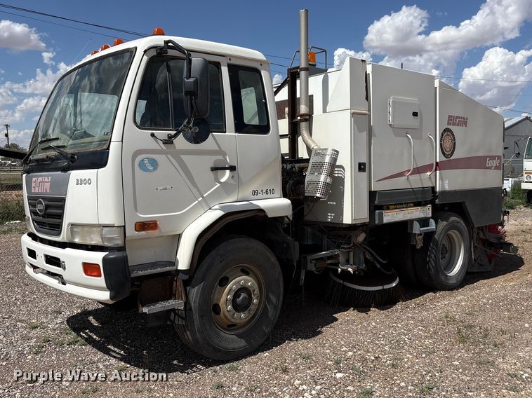 2009 Elgin 3300 Street Sweeper Truck - photo 1