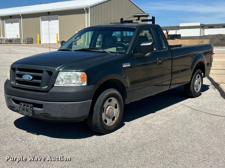 2006 Ford F150 XL Pickup Truck - photo 1