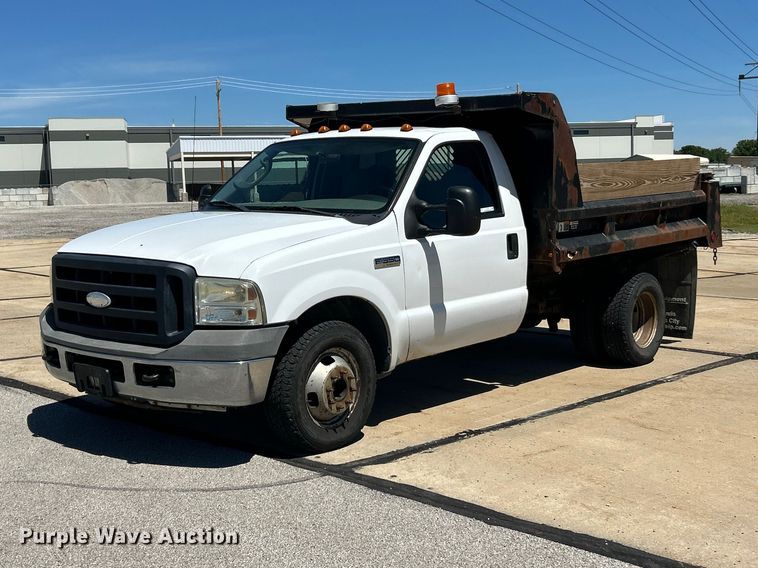2006 Ford F350 Super Duty XL Dump Bed Pickup Truck - photo 1