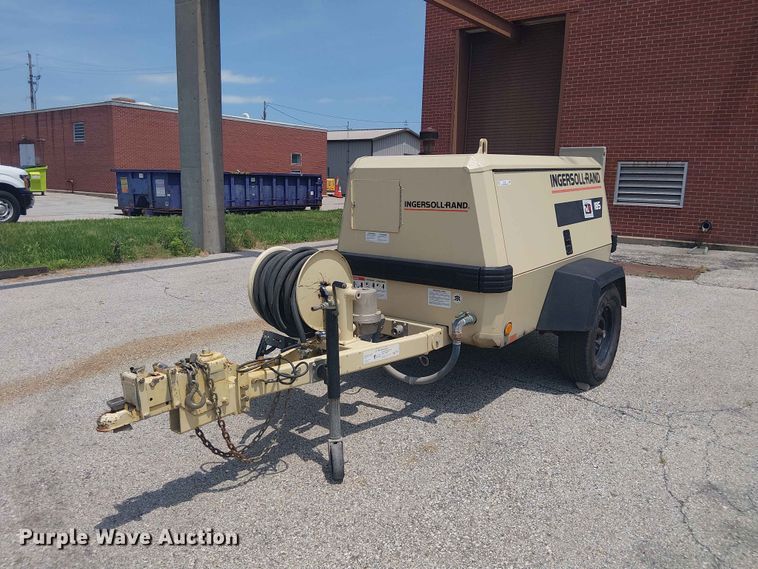 1998 Ingersoll Rand P185WJD Air Compressor - photo 1