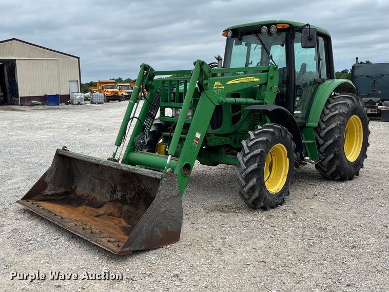 2009 John Deere 6430 MFWD Tractor - photo 1