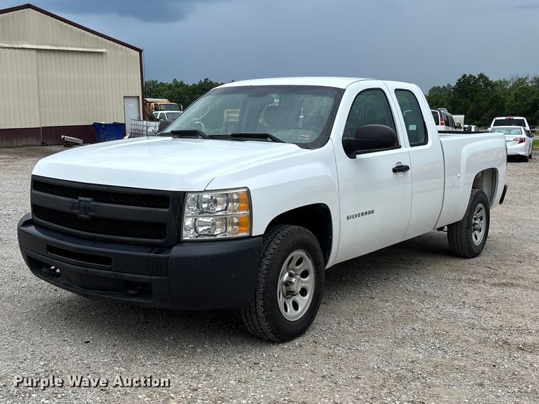 2013 Chevrolet Silverado 1500 Ext. Cab Pickup Truck - photo 1