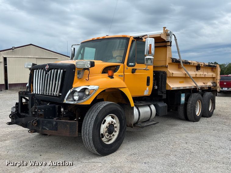 2010 International 7500 Dump Truck - photo 1