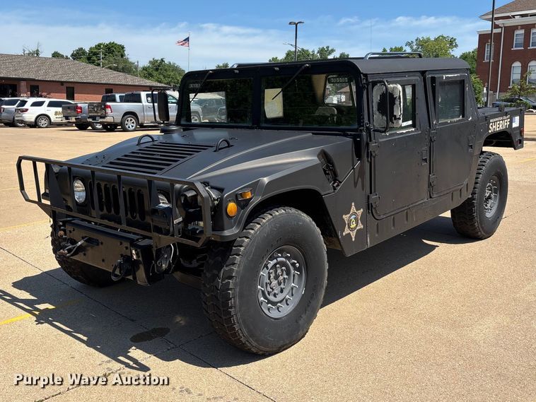 1991 Am General M1038 SUV - photo 1